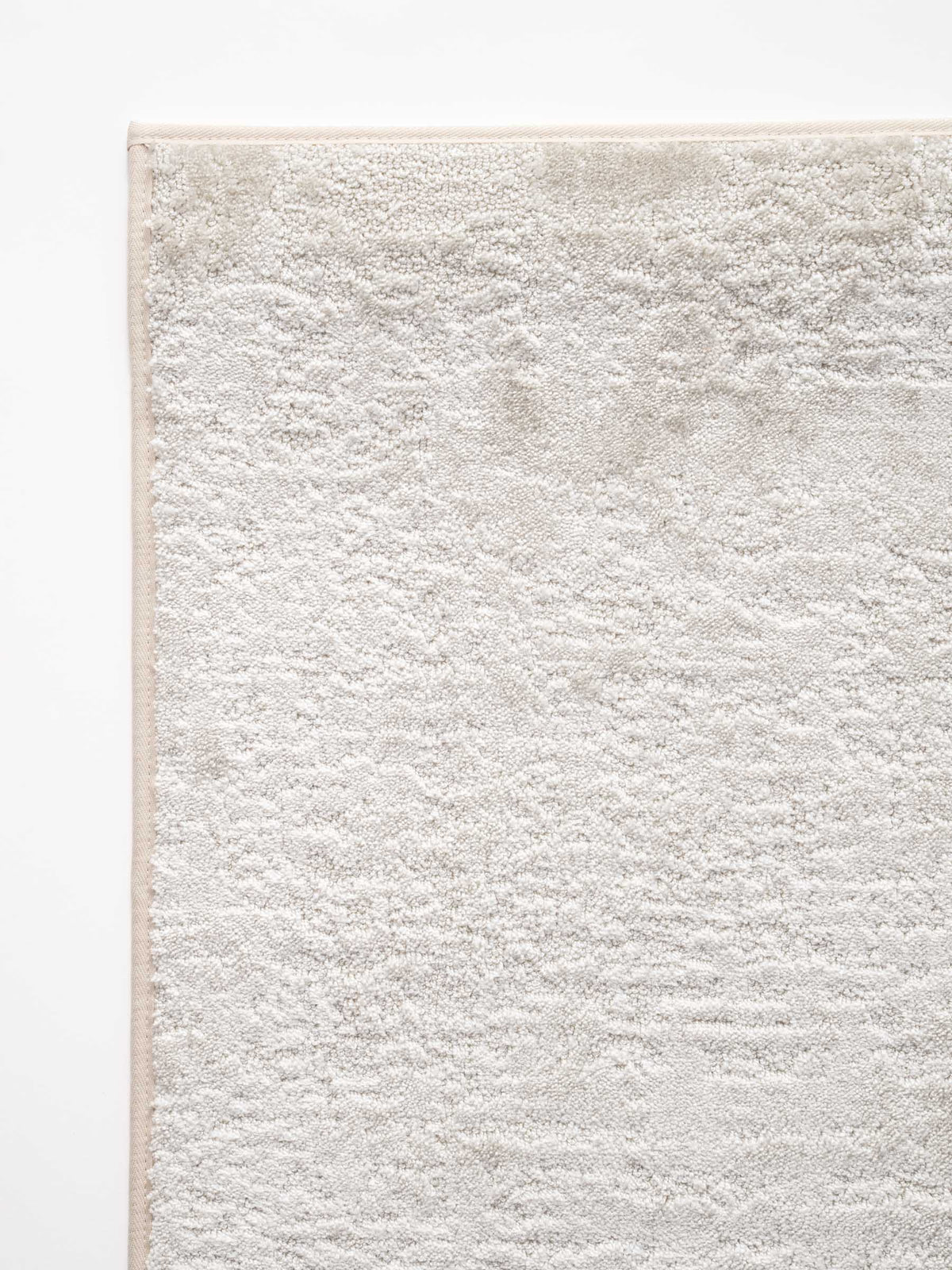 Airo soft pile rug in Silk White – NORUM