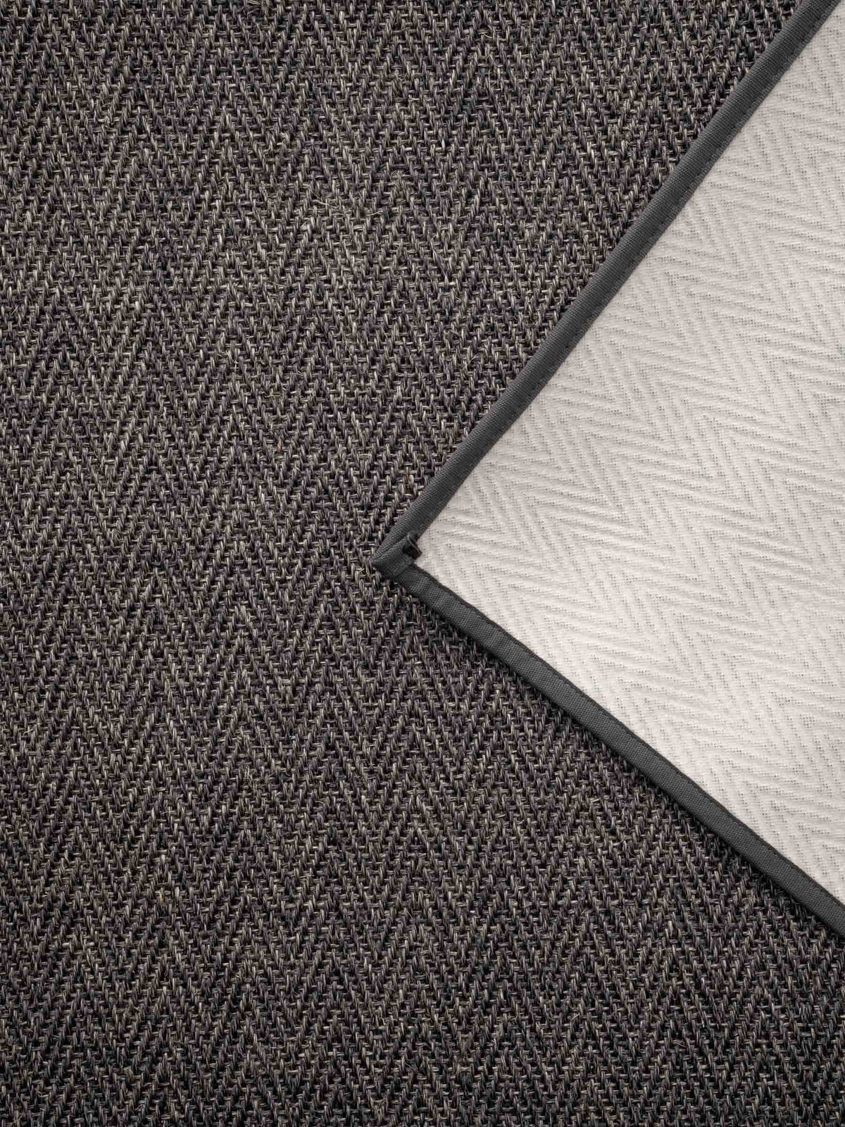 Arden sisal rug in Muted Anthracite – NORUM