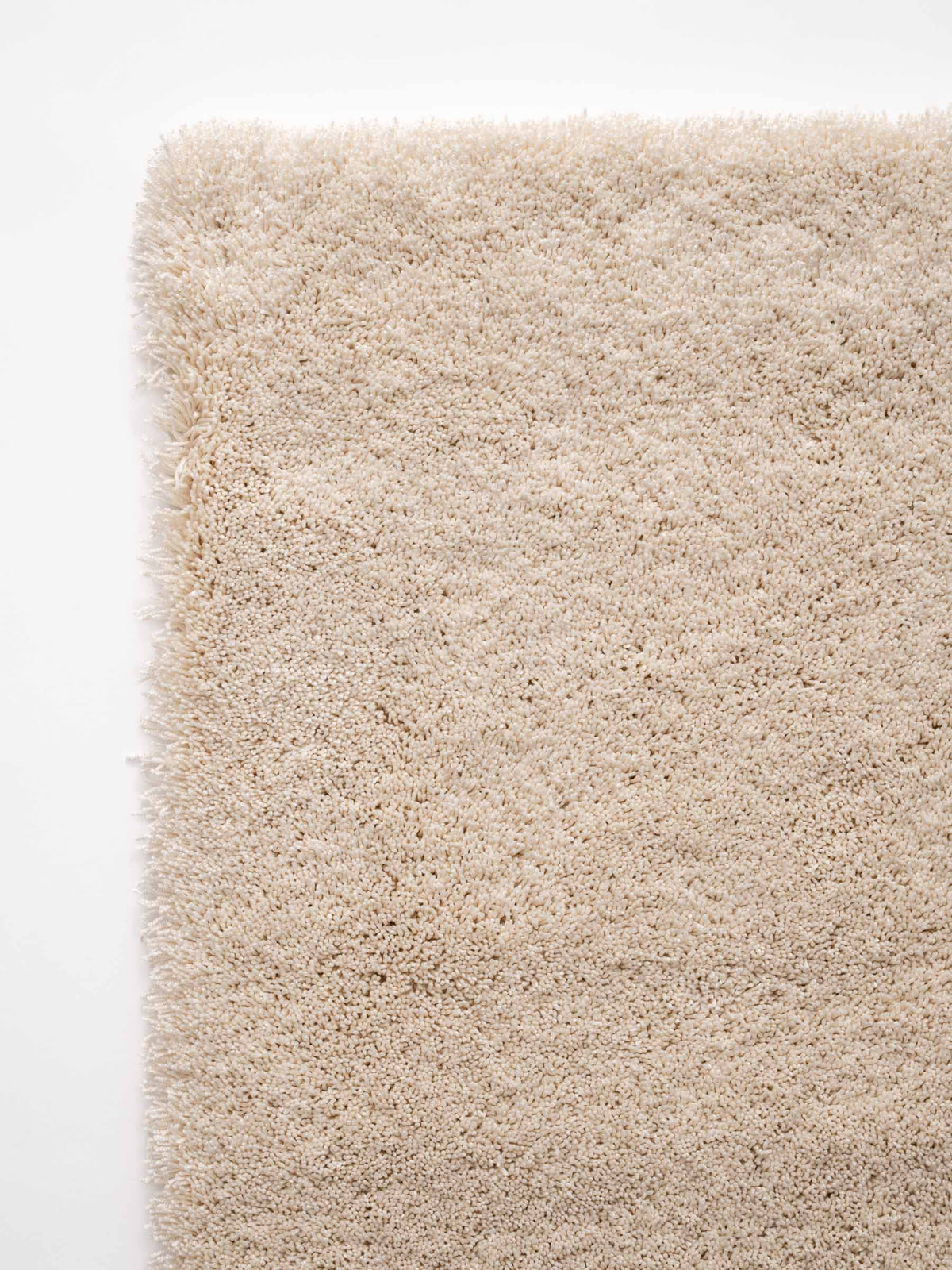 Avela soft pile rug in Off White – NORUM