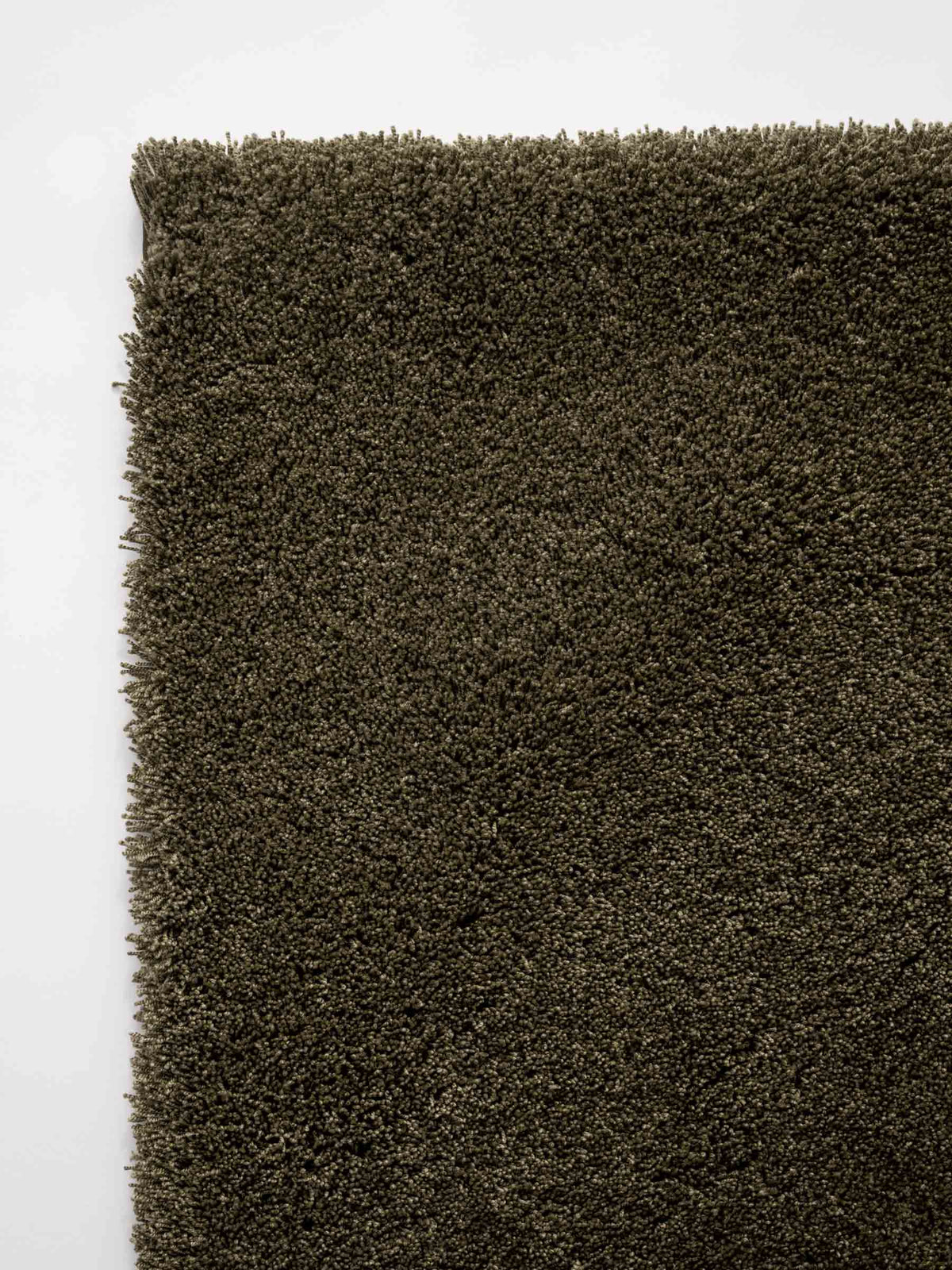 Avela soft pile rug in Olive Green – NORUM