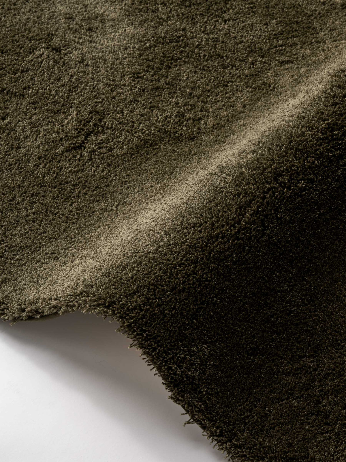 Avela soft pile rug in Olive Green – NORUM
