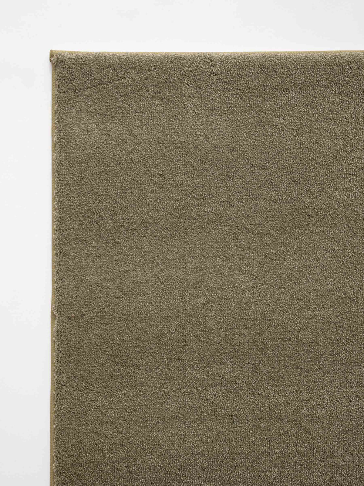 Noemi soft pile rug in Olive Green – NORUM