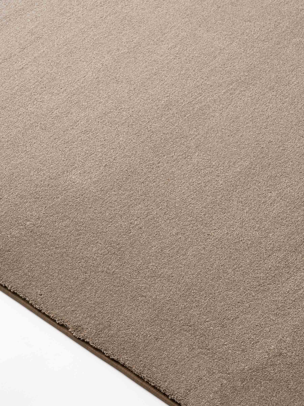 Noemi soft pile rug in Soft Brown – NORUM