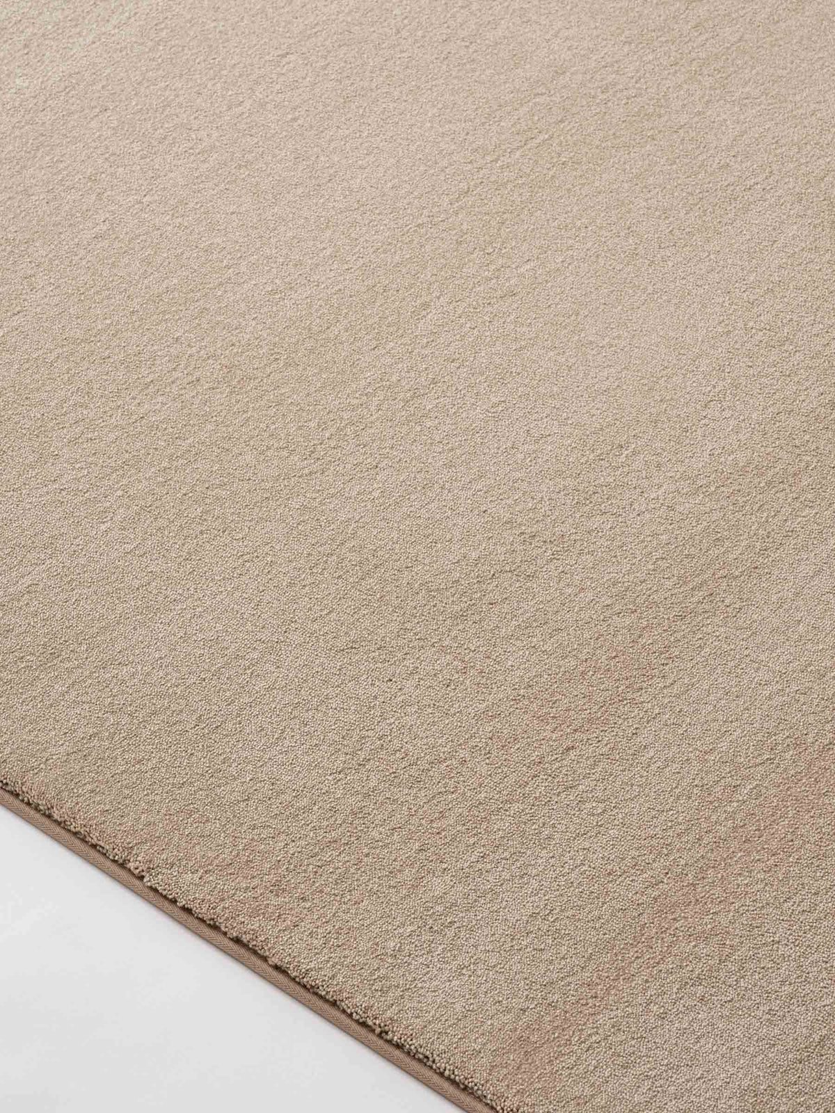 Noemi soft pile rug in Warm Beige – NORUM