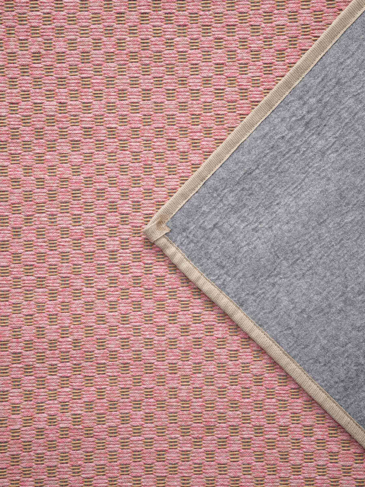 Nori cotton-paper yarn rug in Fresh Pink – NORUM