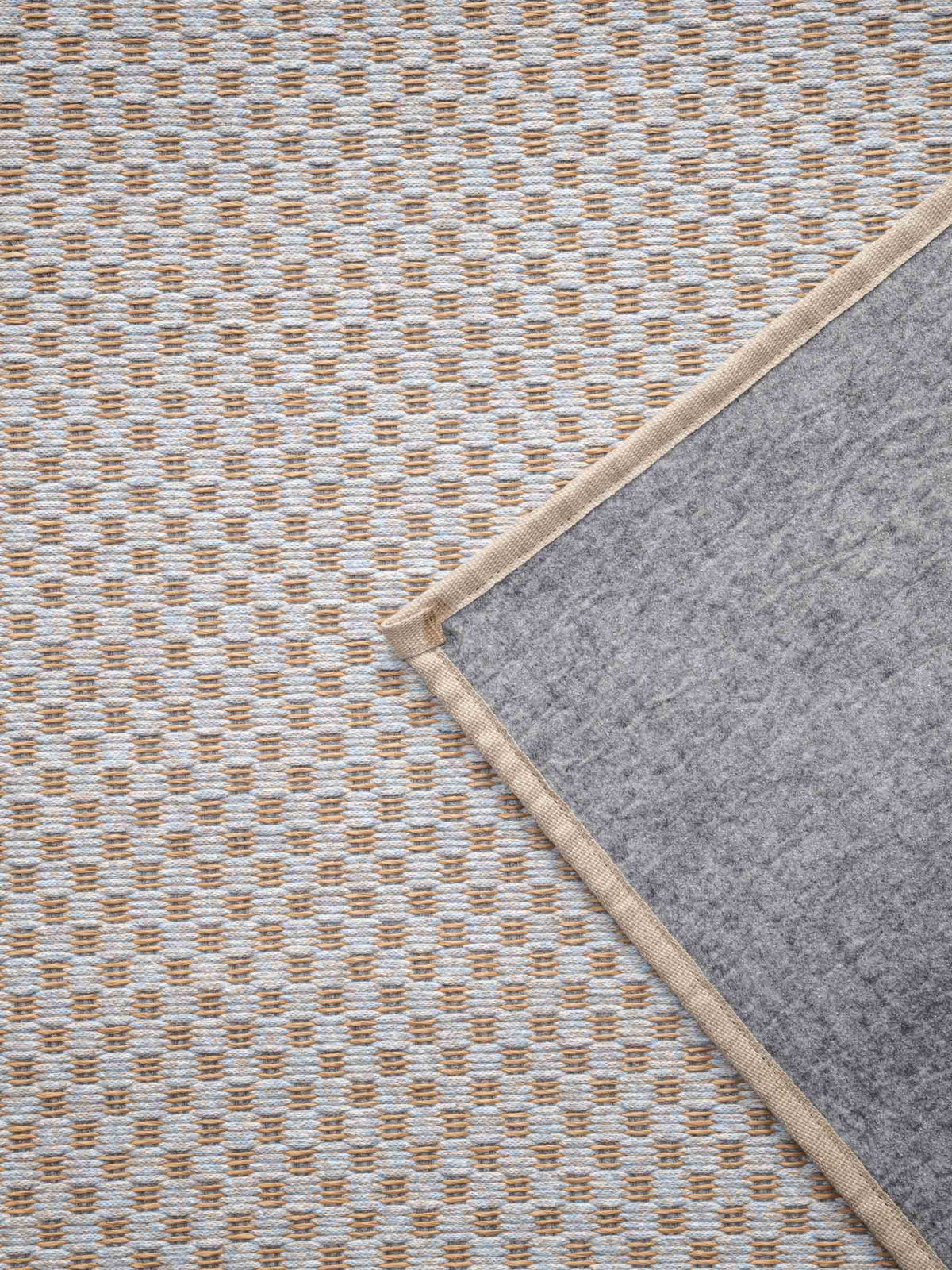 Nori cotton-paper yarn rug in Light Blue – NORUM
