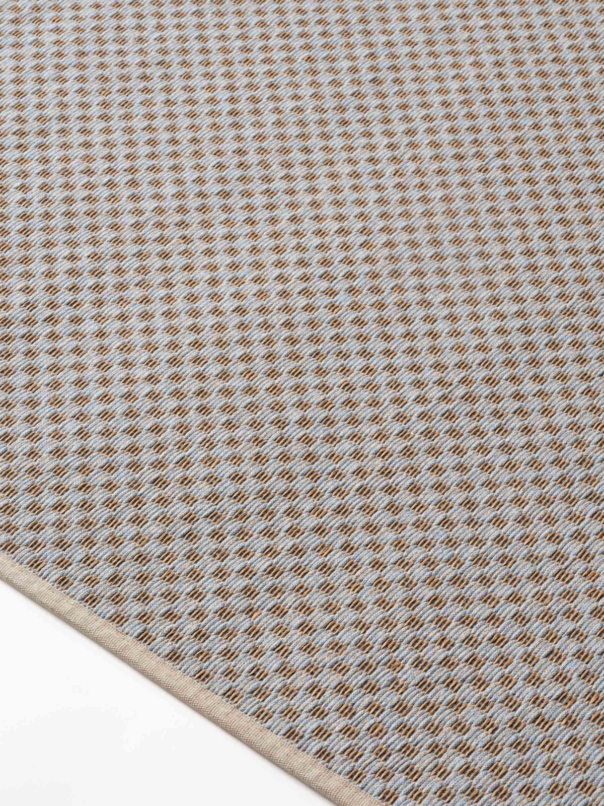 Nori cotton-paper yarn rug in Light Blue – NORUM
