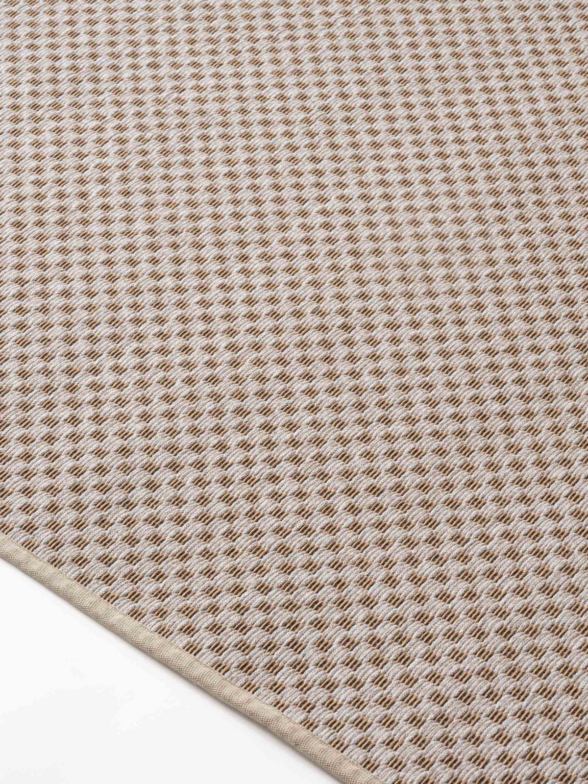 Nori cotton-paper yarn rug in Linen White – NORUM