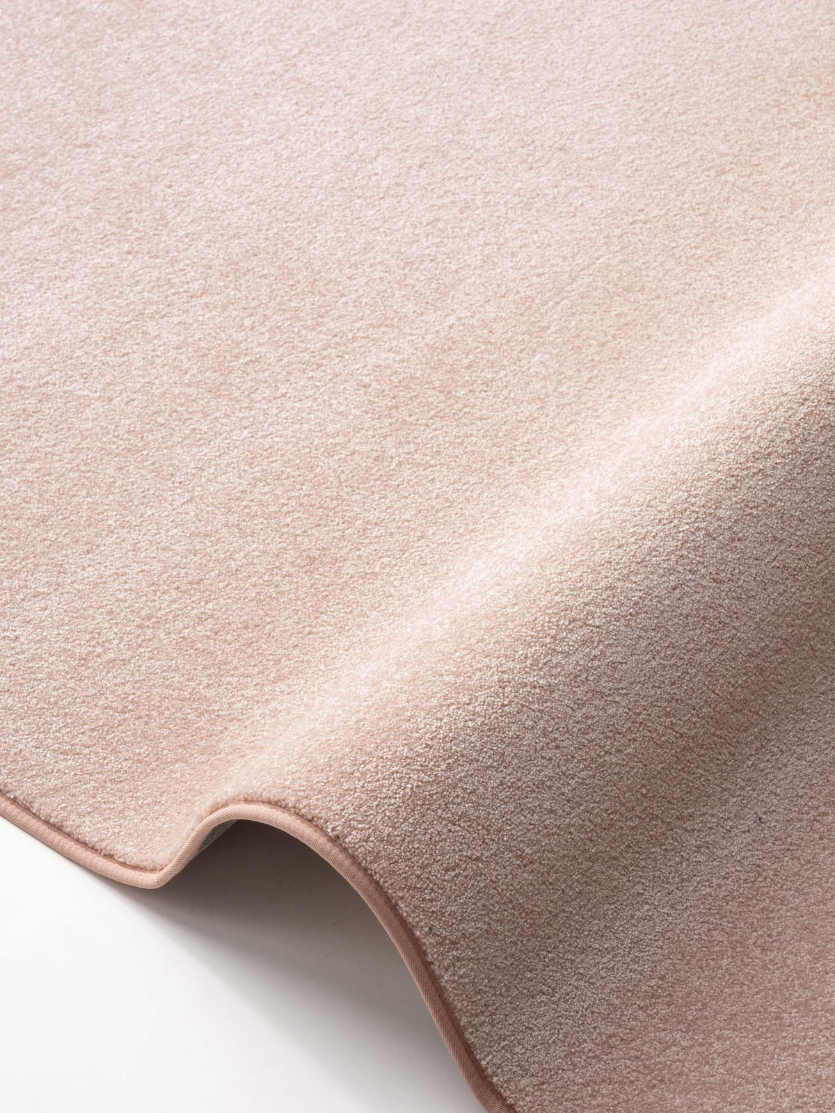 Nuva soft pile rug in Calm Rose – NORUM