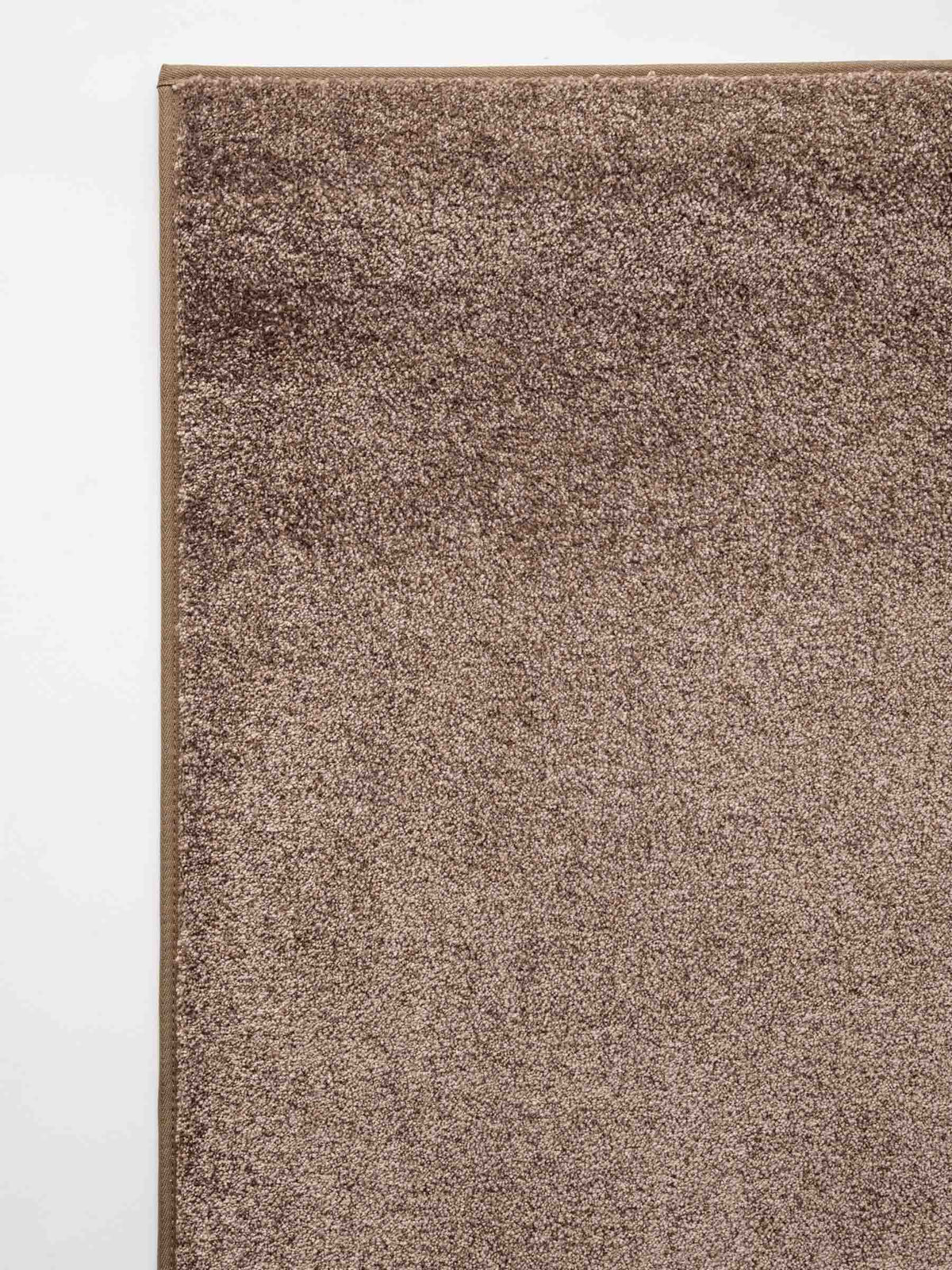 Nuva soft pile rug in Muted Brown – NORUM