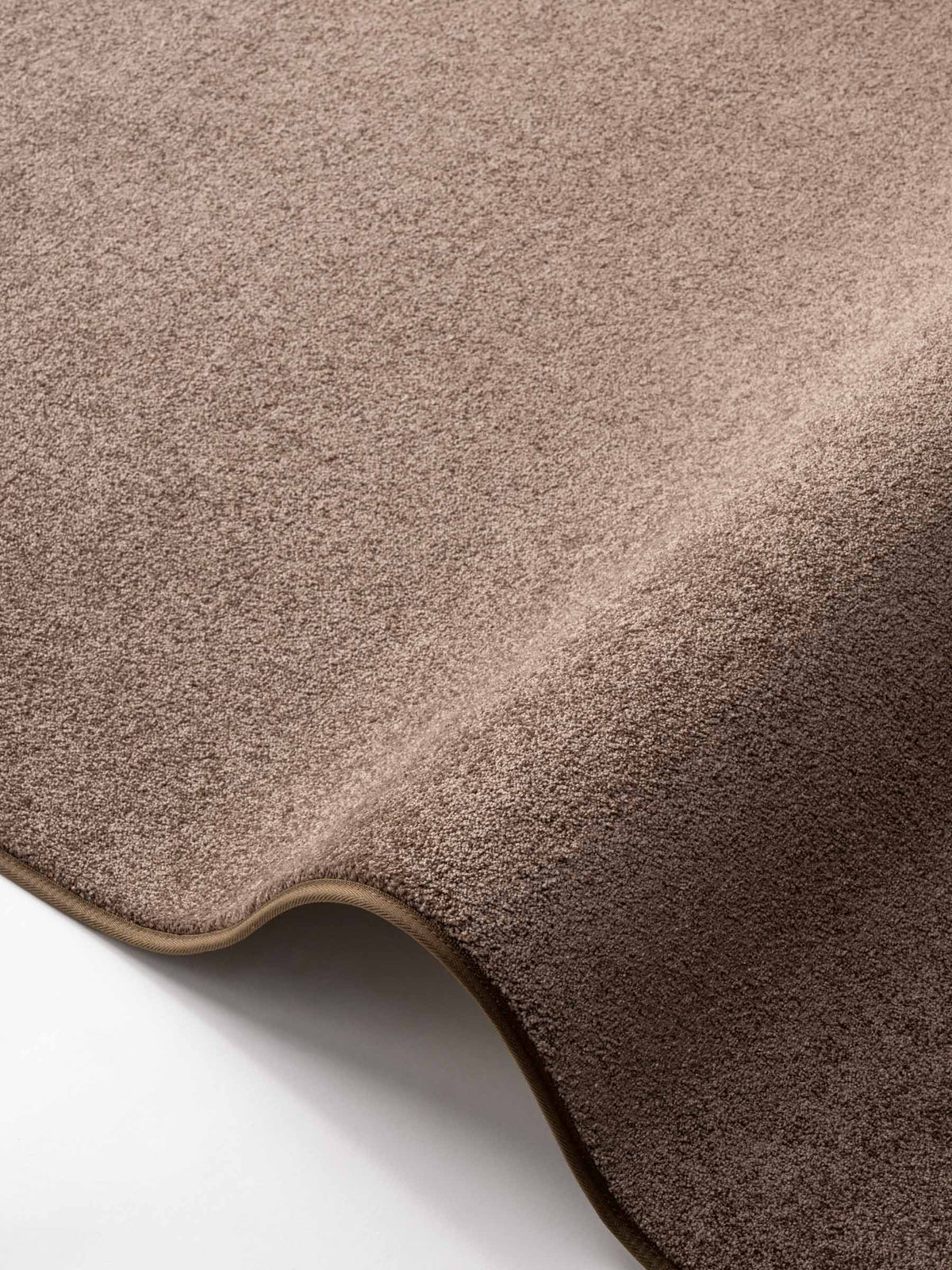 Nuva soft pile rug in Muted Brown – NORUM
