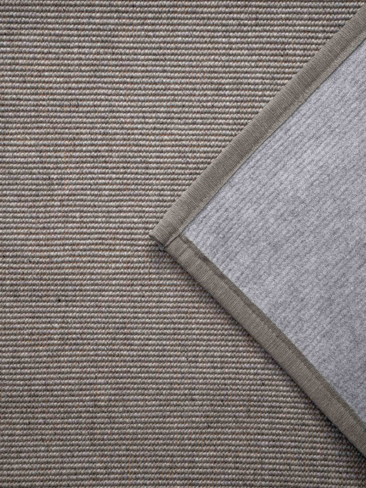 Sarea wool rug in Stone Grey – NORUM