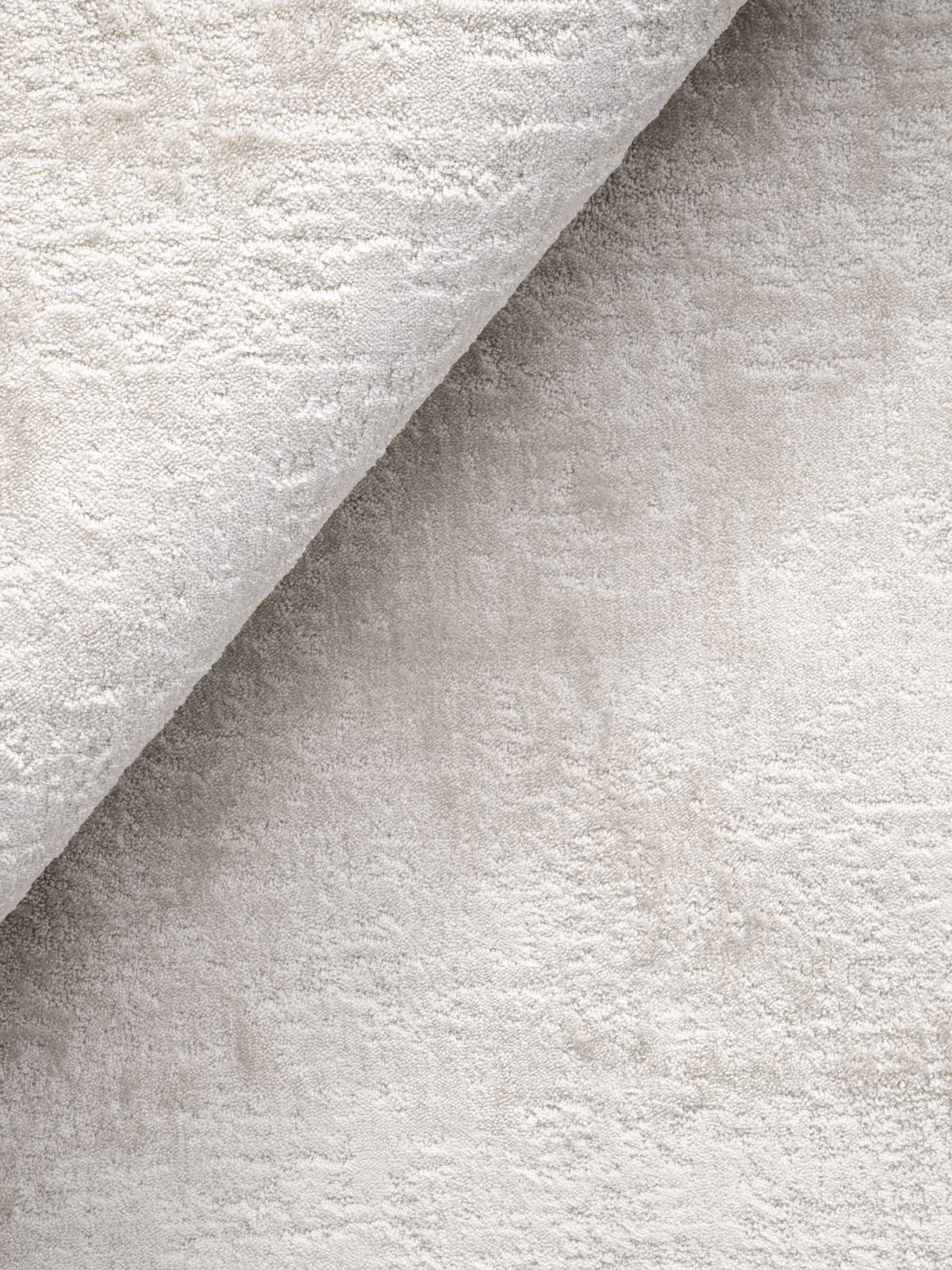 Airo soft pile rug in Silk White – NORUM