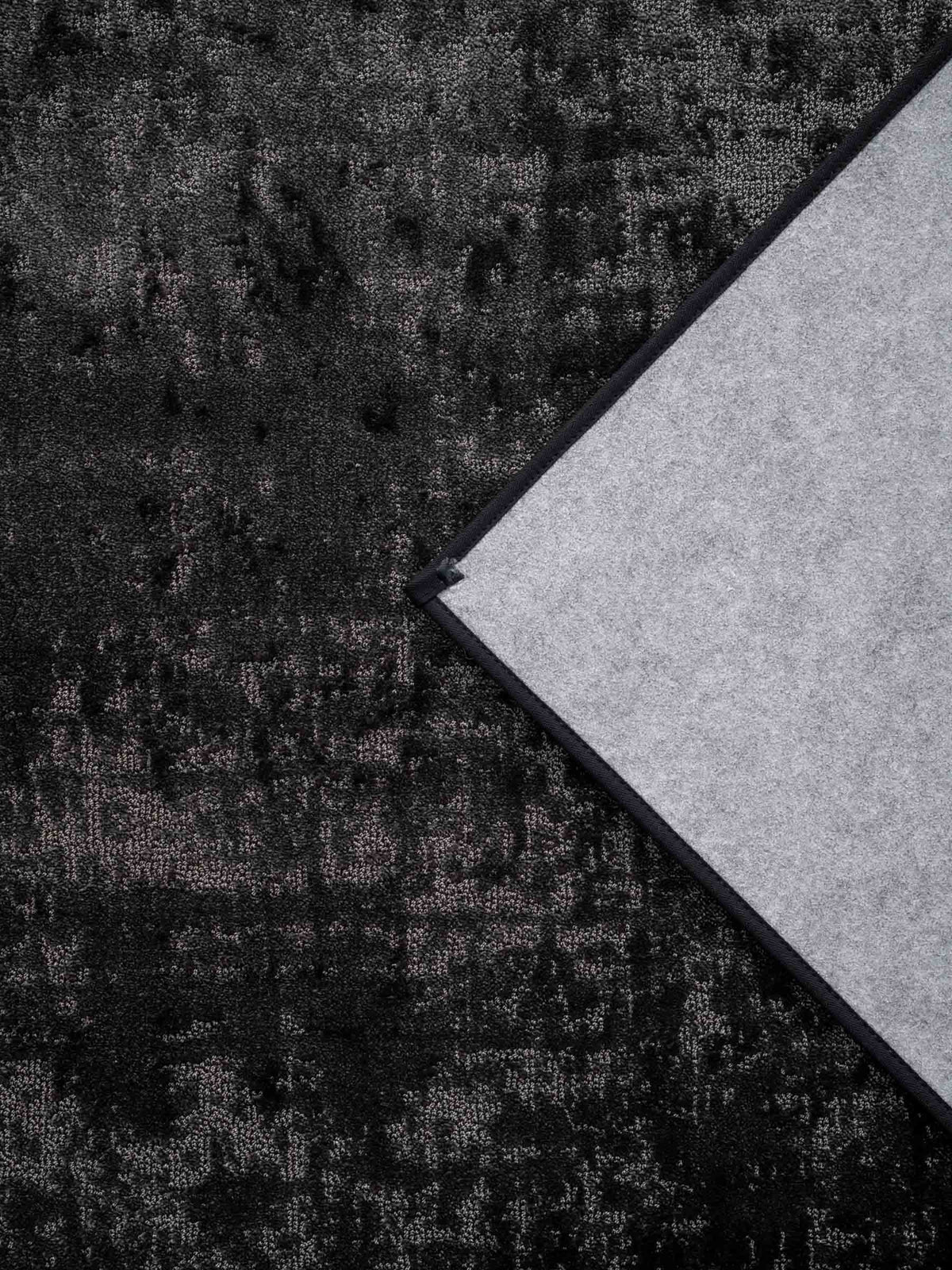 Airo soft pile rug in Soft Black – NORUM