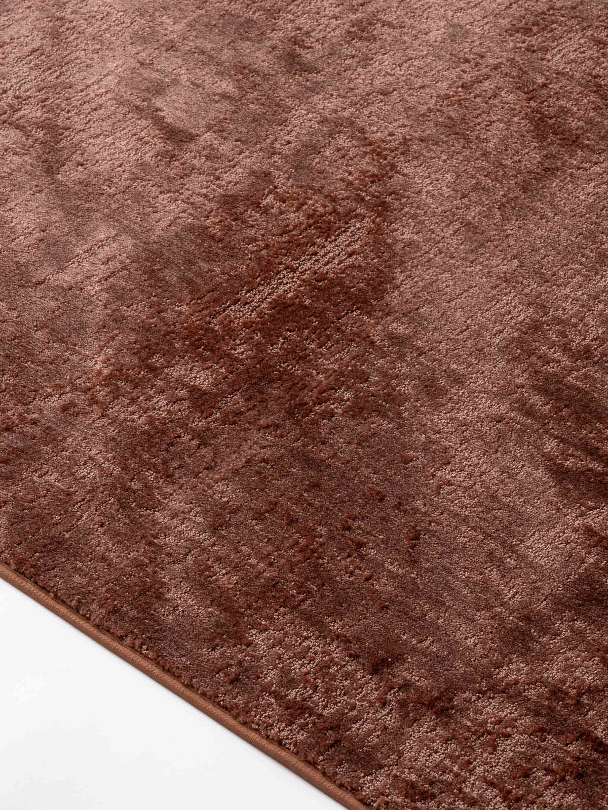 Airo soft pile rug in Warm Mahogany – NORUM
