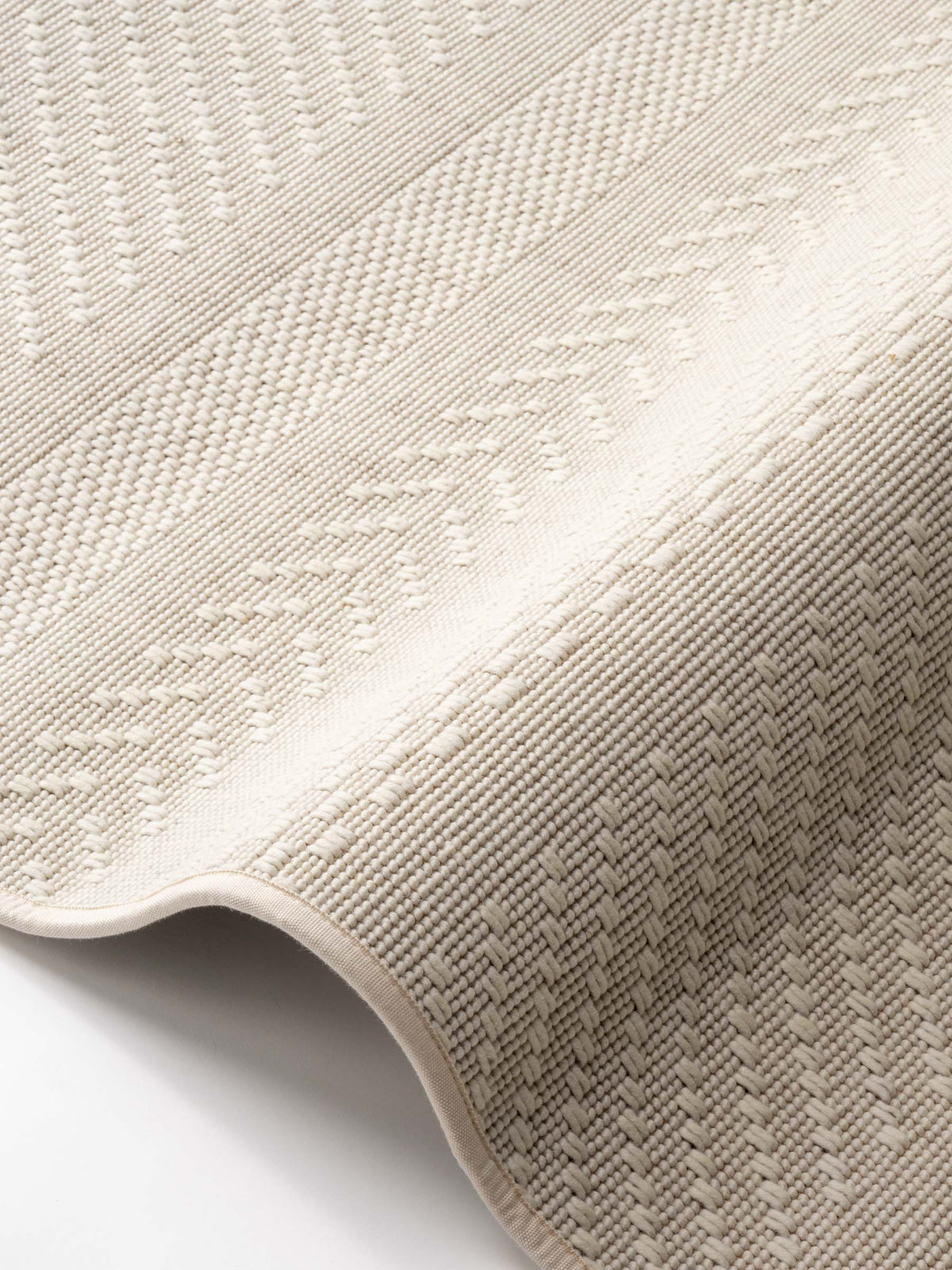 Arona wool rug in Cream White – NORUM