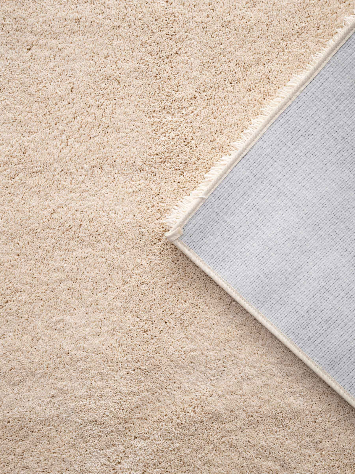 Avela soft pile rug in Off White – NORUM