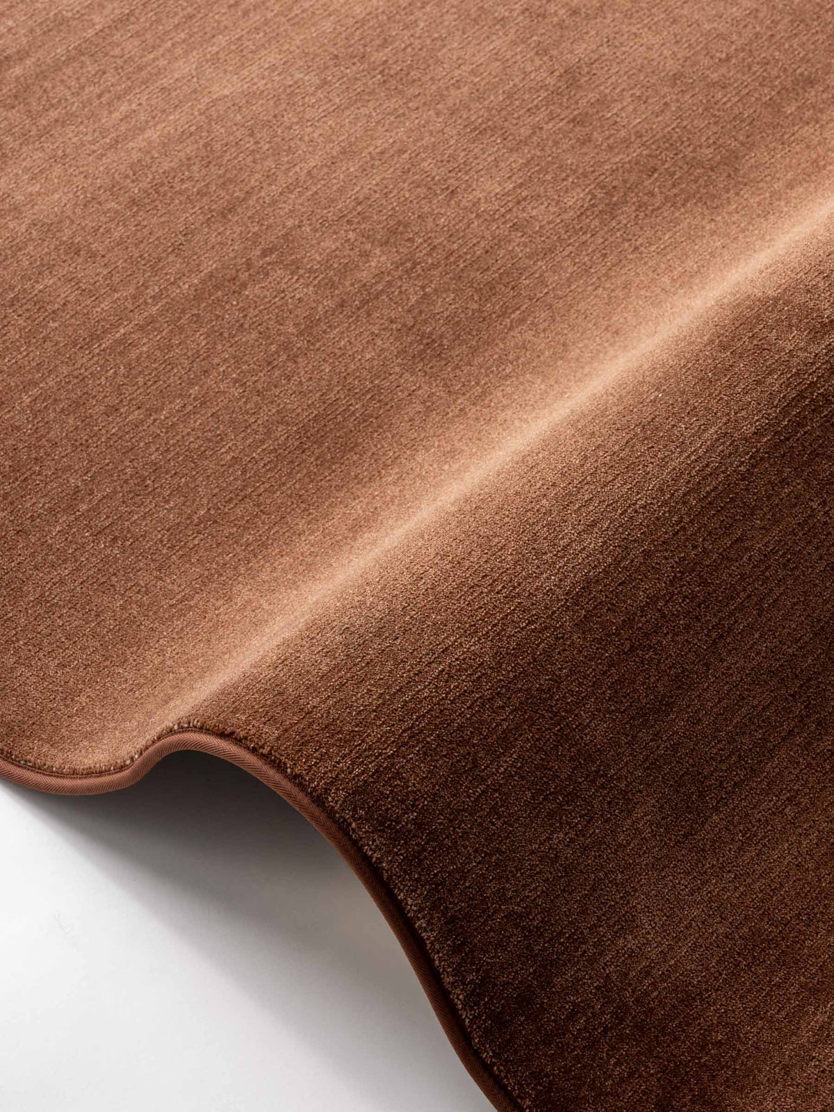 Elora soft pile rug in Warm Terra – NORUM