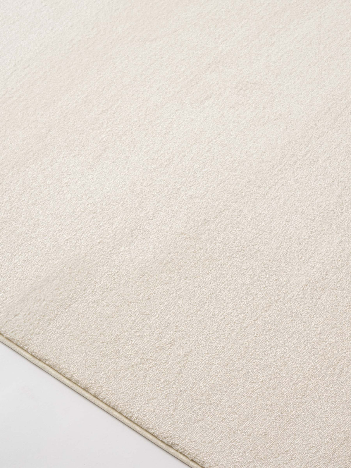 Noemi soft pile rug in Off White – NORUM