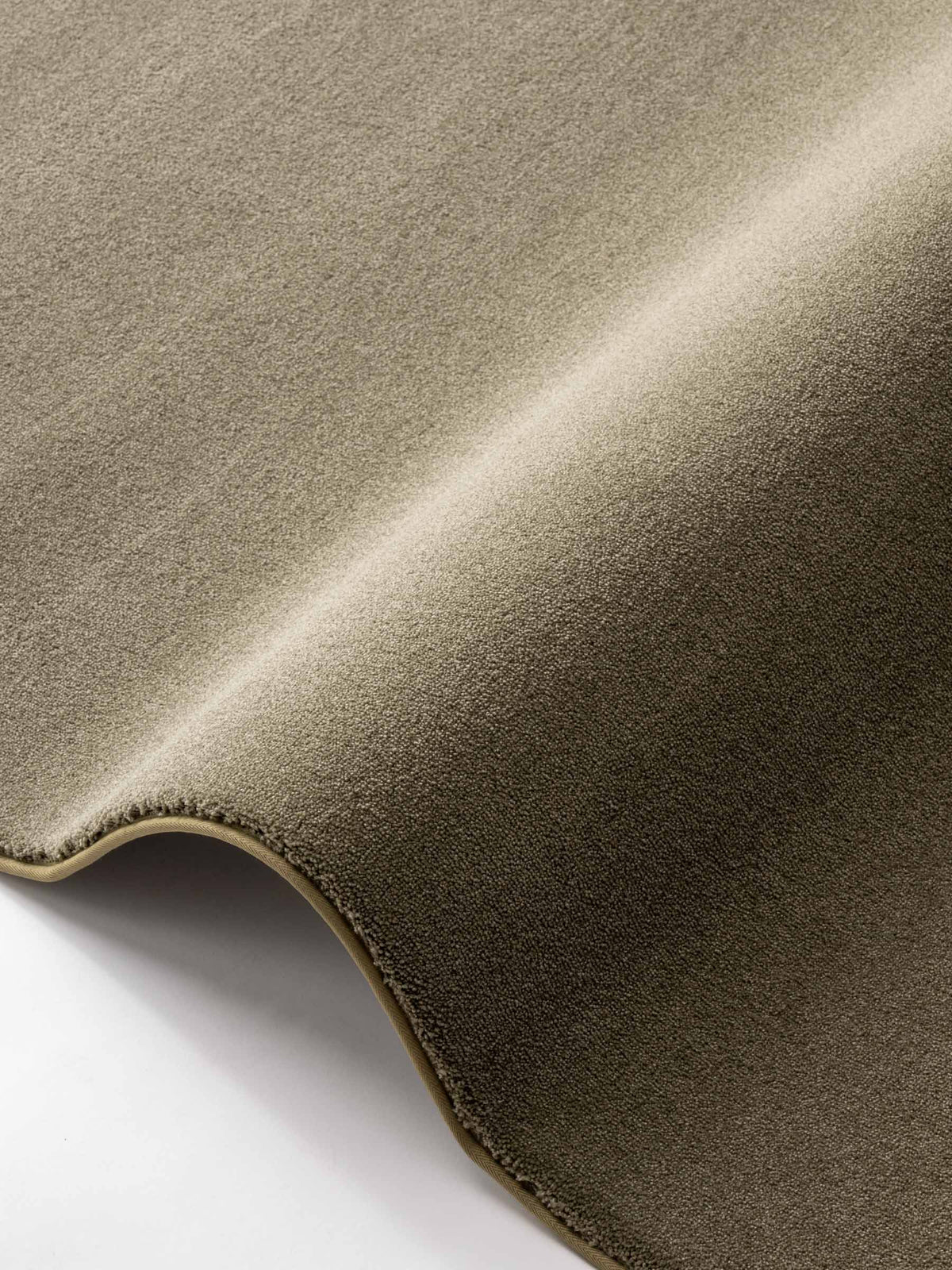 Noemi soft pile rug in Olive Green – NORUM