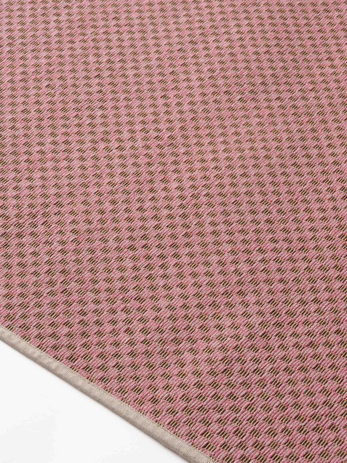 Nori cotton-paper yarn rug in Fresh Pink – NORUM