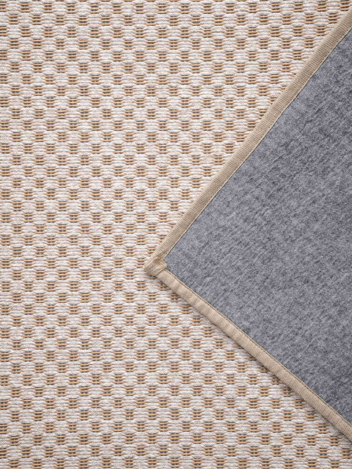 Nori cotton-paper yarn rug in Linen White – NORUM