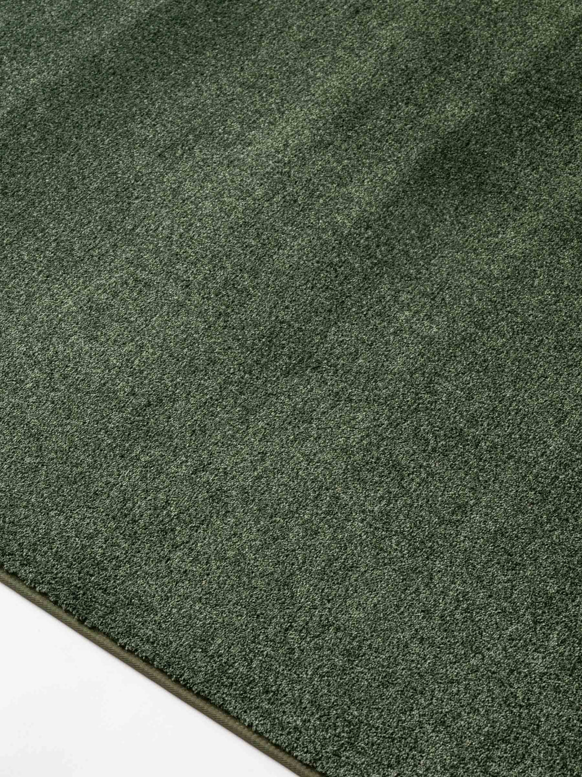 Nuva soft pile rug in Dark Green – NORUM