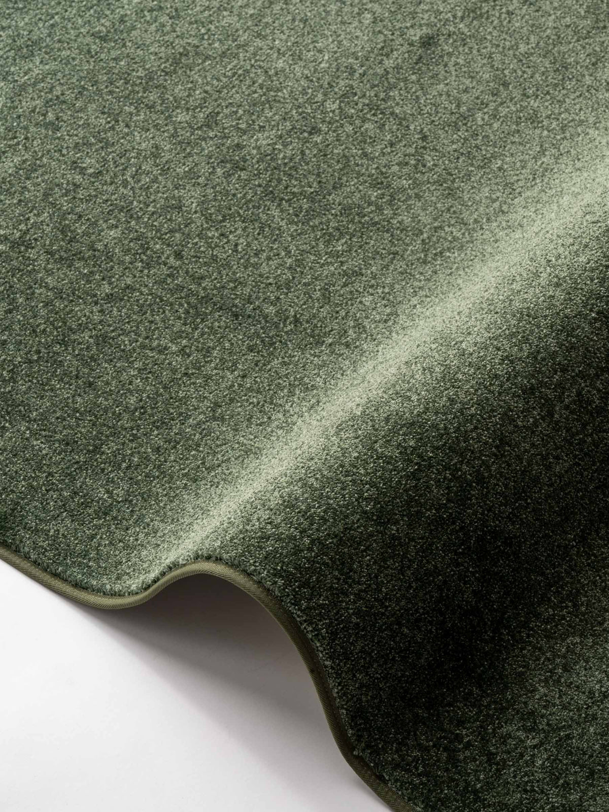 Nuva soft pile rug in Dark Green – NORUM