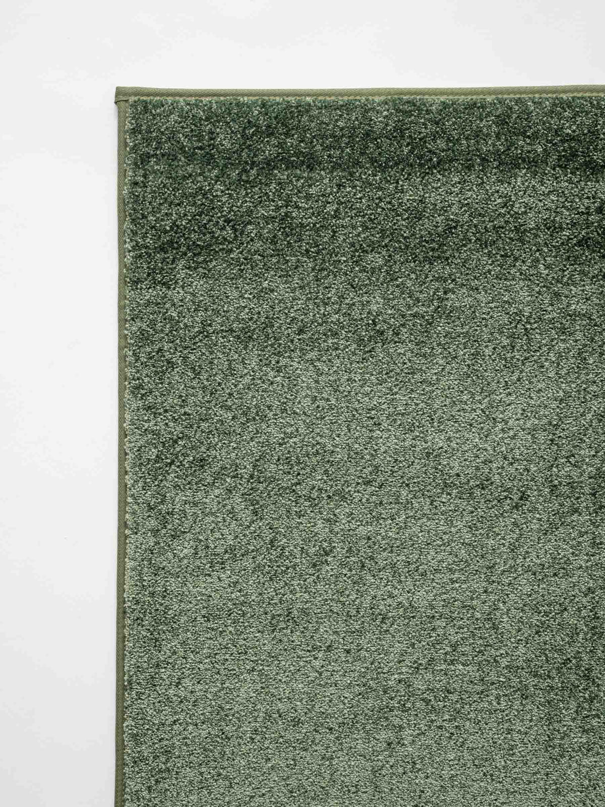 Nuva soft pile rug in Dark Green – NORUM