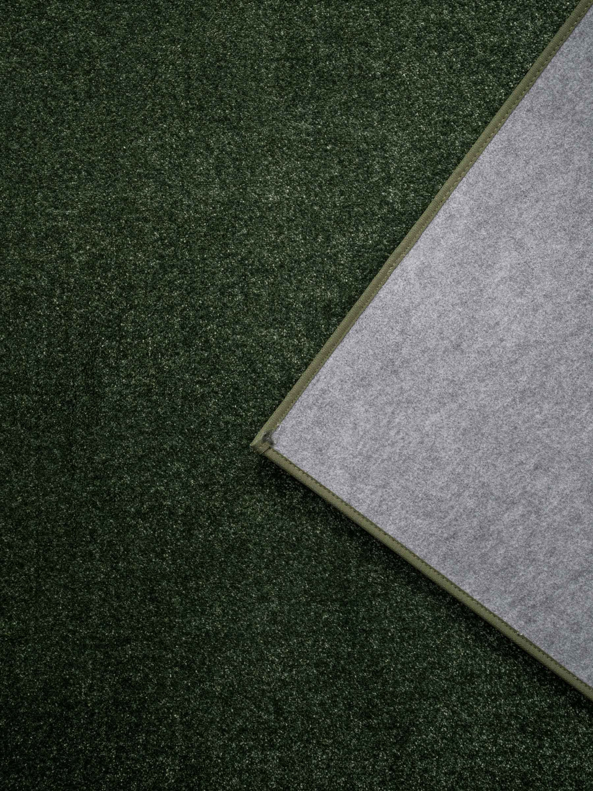 Nuva soft pile rug in Dark Green – NORUM