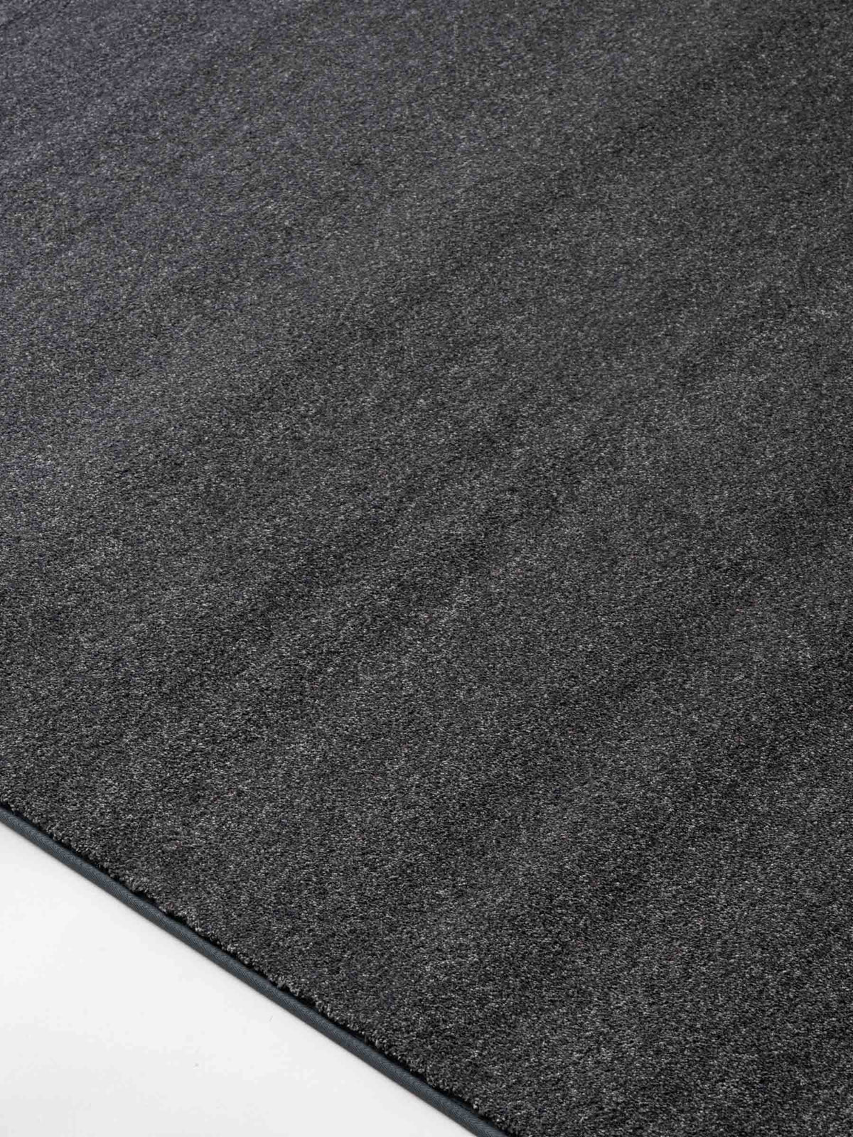 Nuva soft pile rug in Dark Grey – NORUM