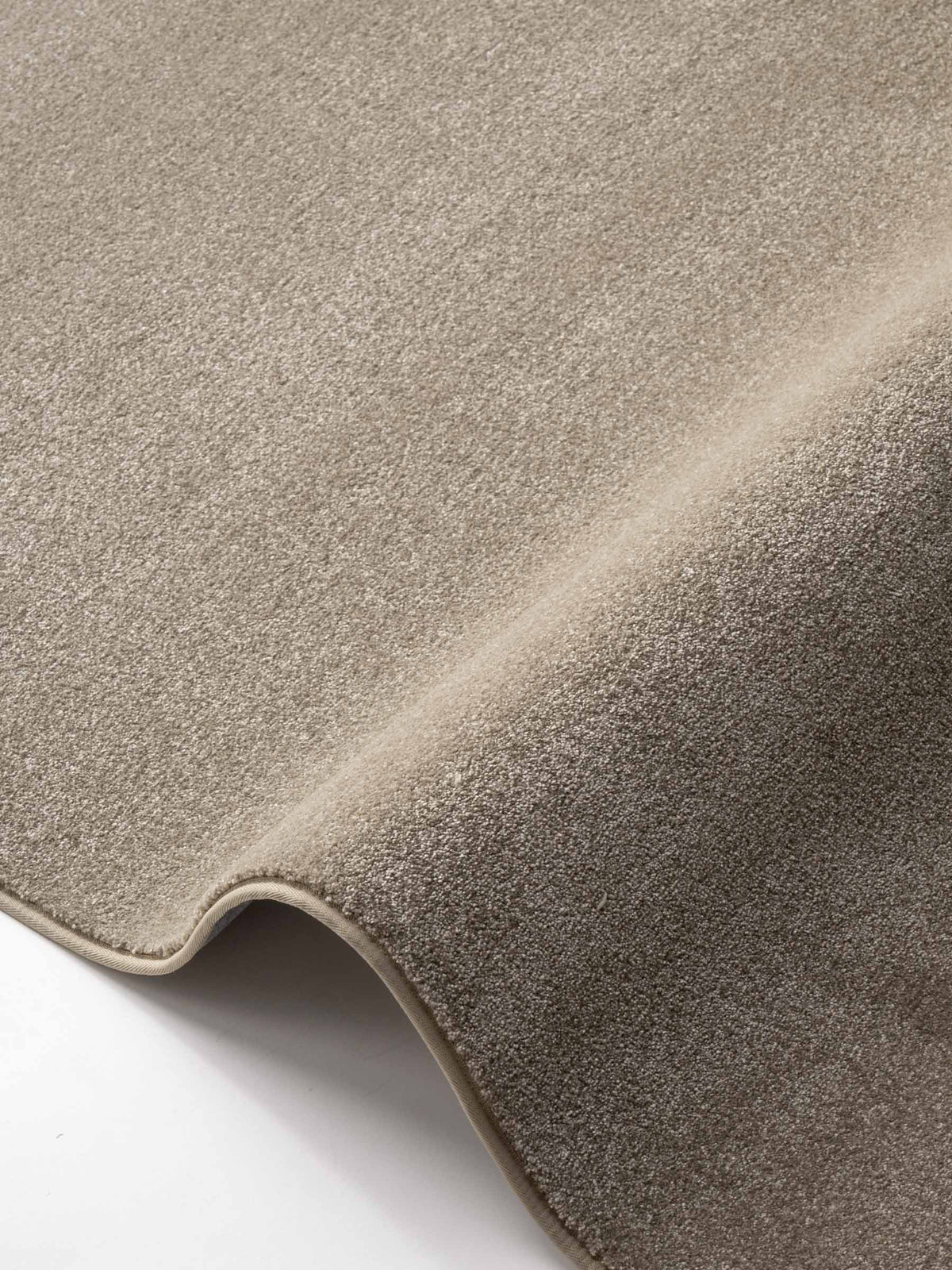 Nuva soft pile rug in Dusty Sand – NORUM