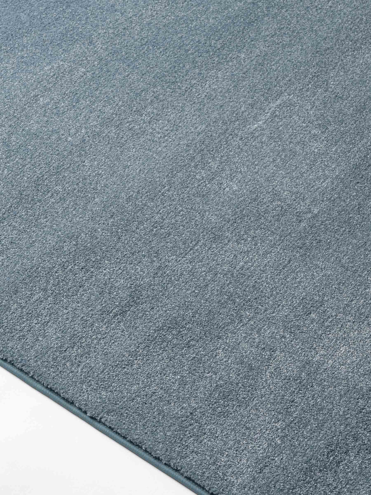 Nuva soft pile rug in Faded Blue – NORUM