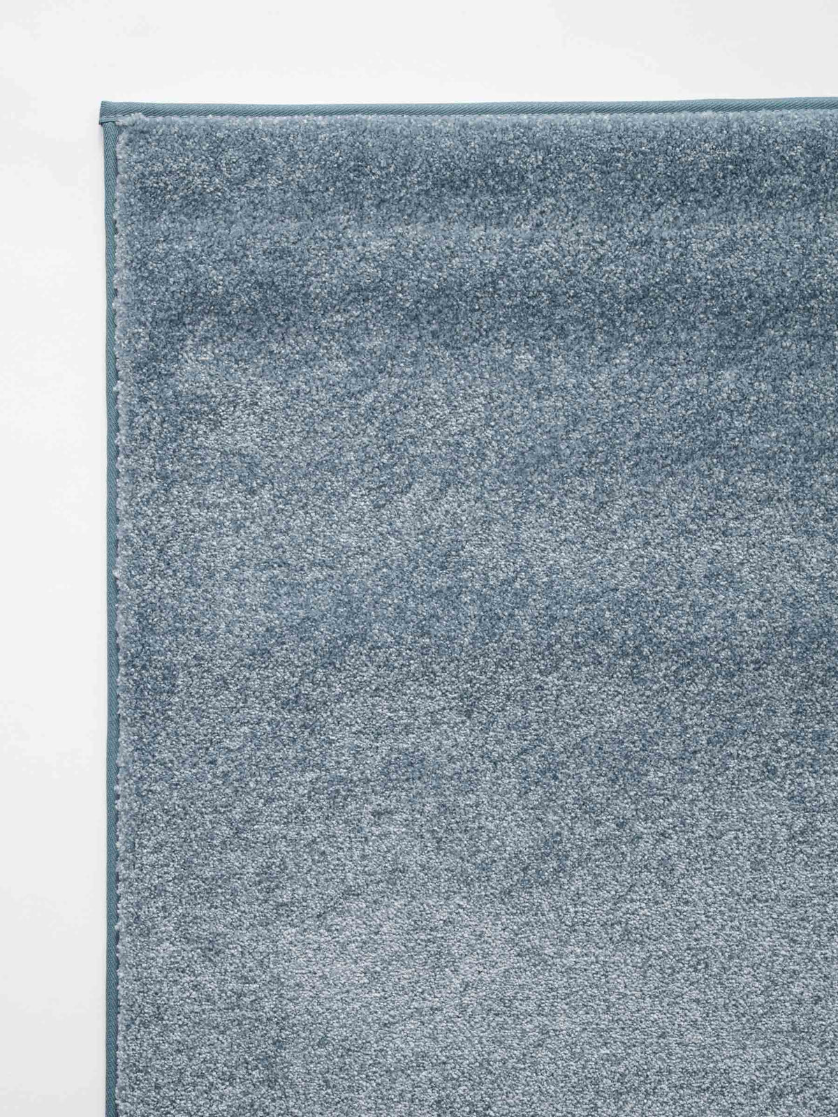 Nuva soft pile rug in Faded Blue – NORUM