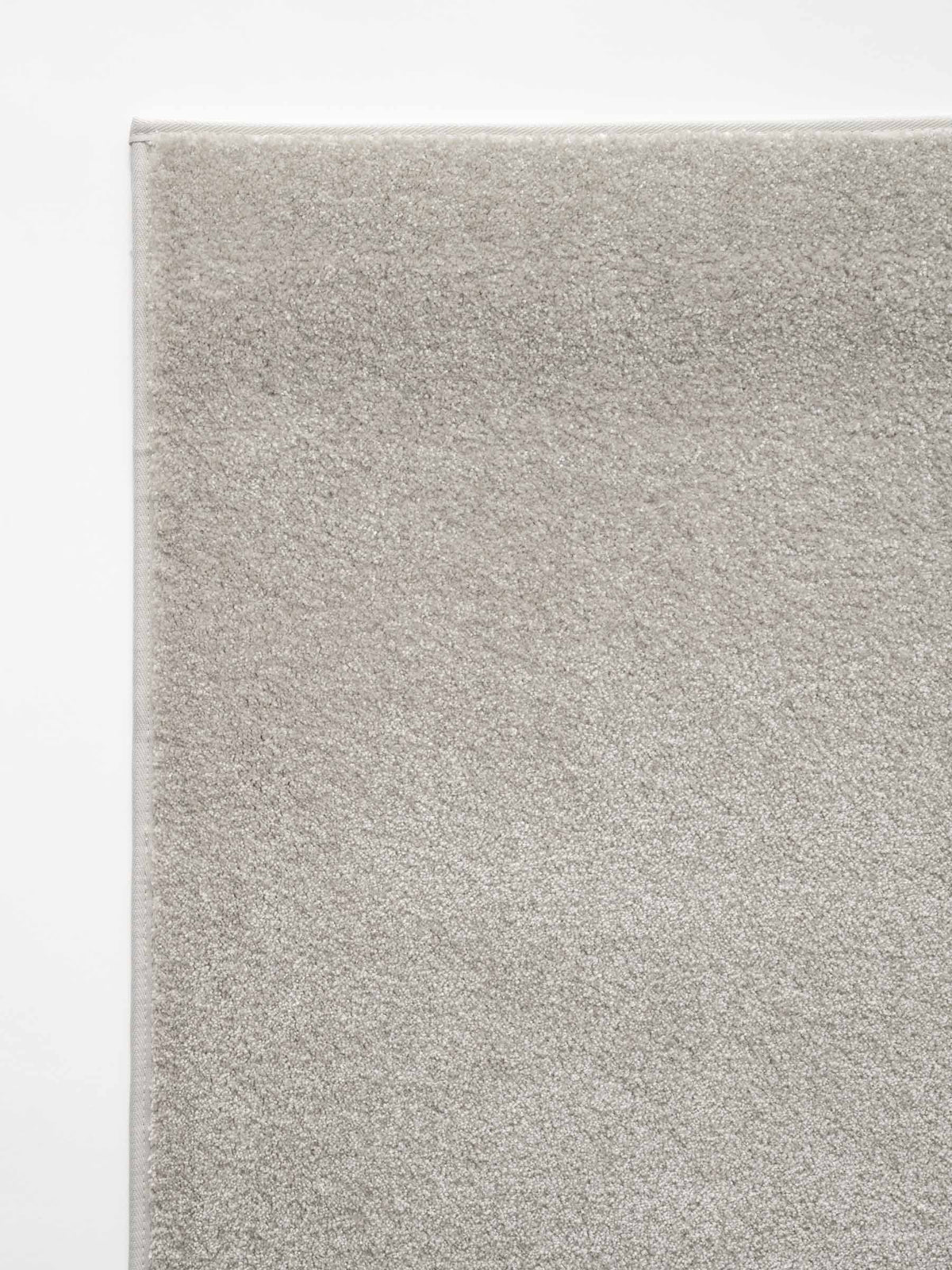 Nuva soft pile rug in Soft Grey – NORUM