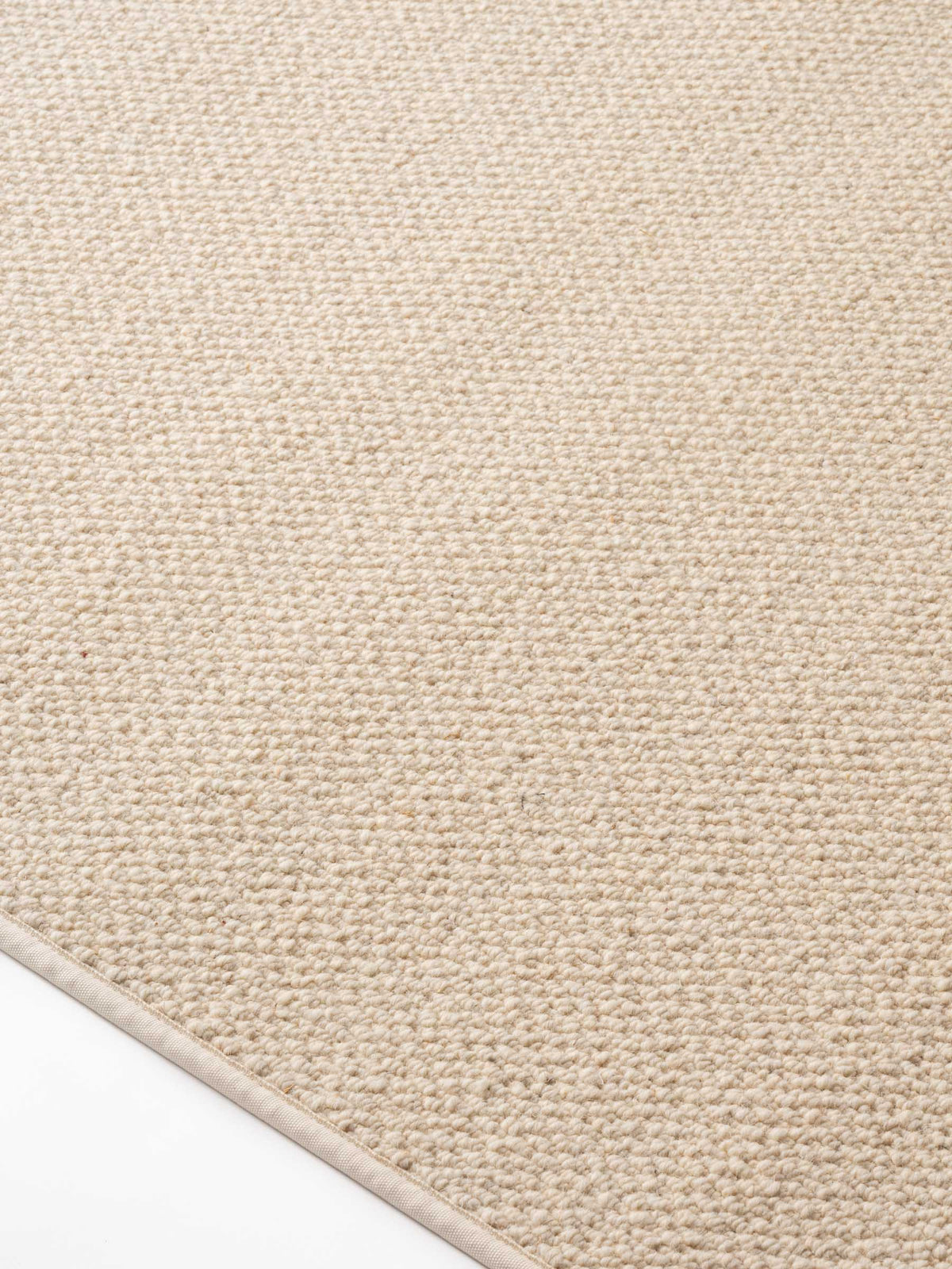 Solen wool rug in Off White – NORUM