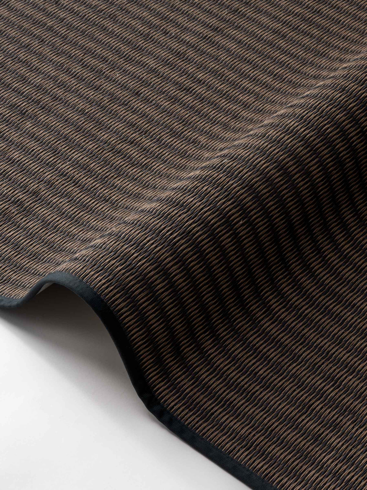 Tera paper yarn rug in Black/Brown – NORUM