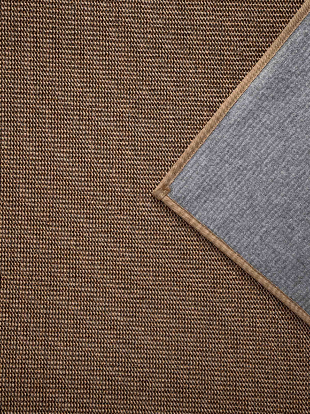 Vale paper yarn rug in Soft Black – NORUM