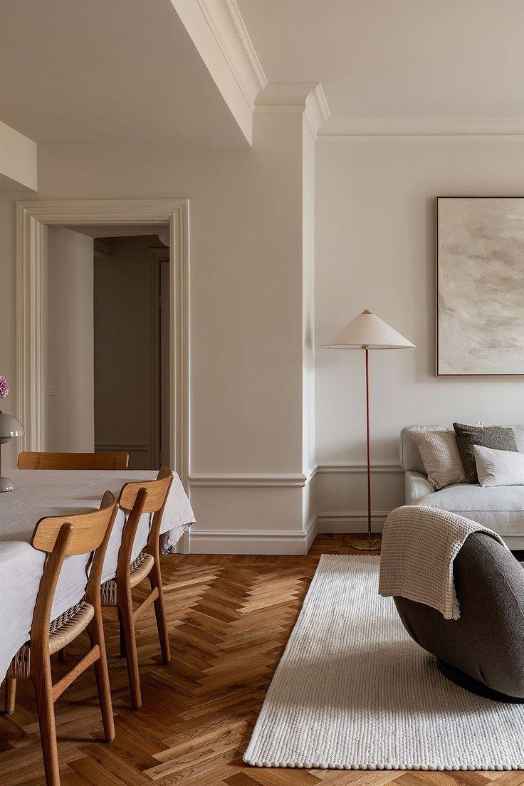 Made to measure in a narrow hallway