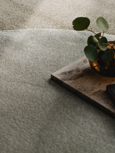 Nuva rug in Soft Grey – NORUM